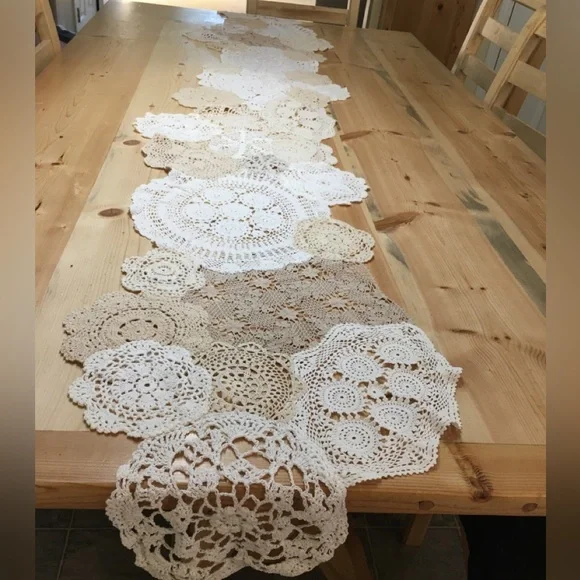 Table runner - Picture 1 of 1